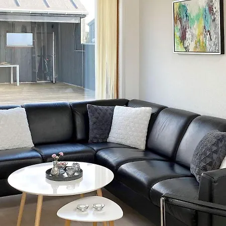 Holiday home Modern Holiday In R M With Terrace